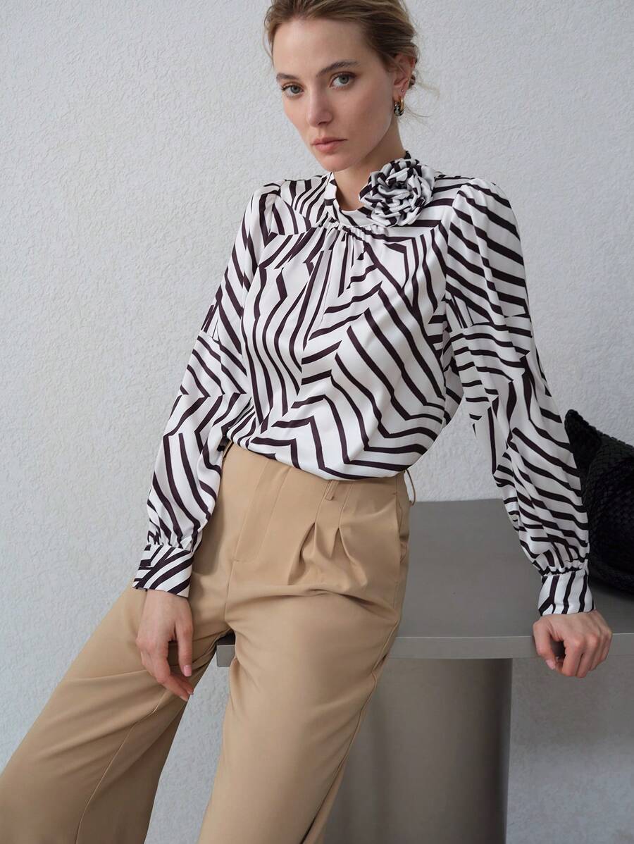 MOTF PREMIUM STRIPED STEREO FLORAL BLOUSE - Black and White - View 1