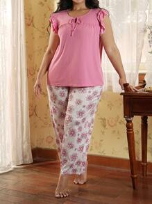 مجموعة بيجامات ذات أكمام قبعة بتصميم كشكش مطبوع بالأزهار والألوان المتباينة لمقاسات كبيرة الحجم - وردي - مشاهدة 4