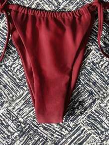 SHEIN Swim Nuevo conjunto de 2 piezas de top con tirantes y shorts con cordón en color vino tinto, atuendo de playa de verano para mujeres - Burdeos - Ver 4