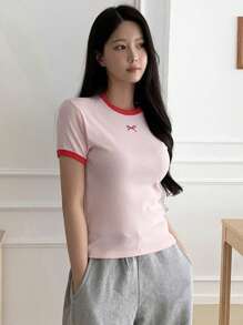 DAZY 女士短袖彩塊T卹，刺繡蝴蝶結細節，夏季款