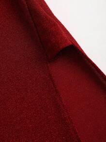 Sweetra 勃艮第金线和银色丝滑柔软面料 V 领褶皱露背背心和高开叉百褶裙 2 件套，时尚简约优雅，适合约会、聚会、派对、女士、春夏