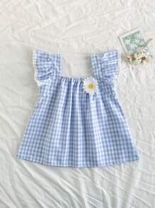 SHEIN Young Girls Summer Square Collar Cap Sleeve T-Shirt Top, Using Woven Fabric, Loose Version, Blue And White Checkered Elegant Style Fashion, Lovely Design Of Cap Sleeve, Sleeve Accessories Lace Decoration Is Exquisite And Beautiful, Clothes Decorated With A Flower Decoration, Adding A Touch Of Sweet And . Suitable For Garden Photography, Outing, Seaside Holiday, Home Relaxation, Dancing, Sports, Party