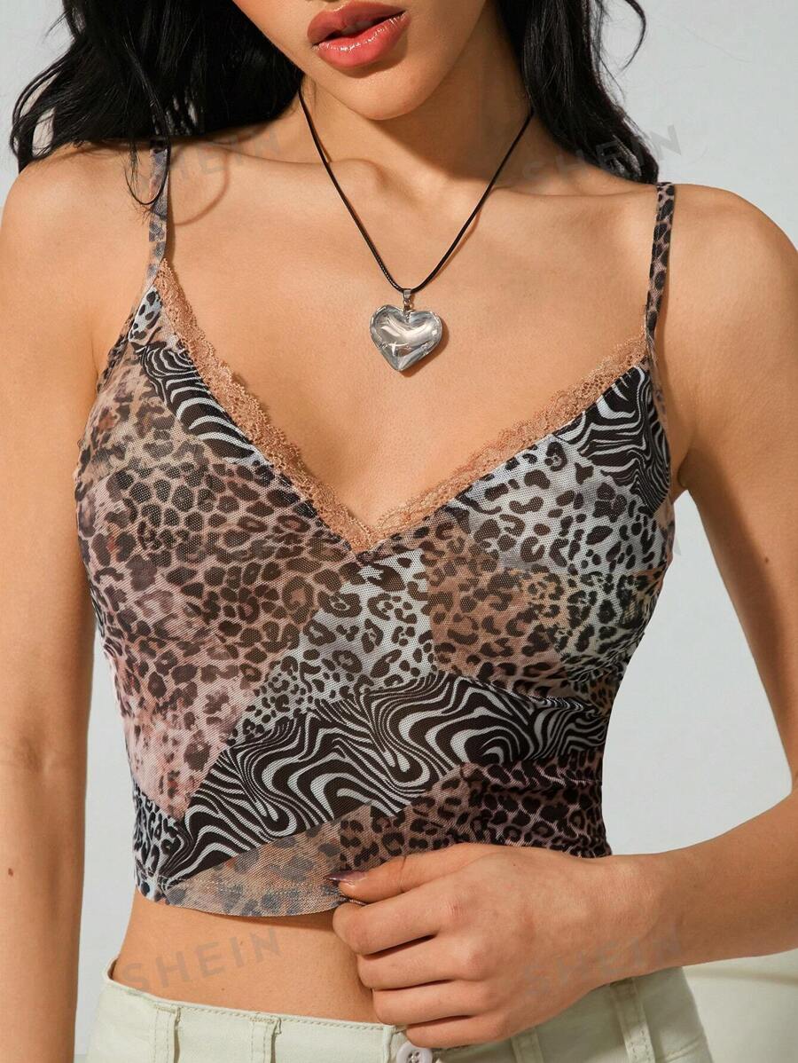 Easelle Top corto tipo camiseta de tirantes con estampado animal y encaje