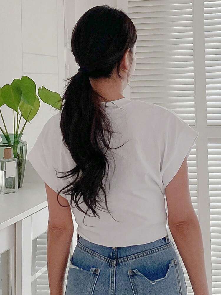 Solid Knot Hem Tee