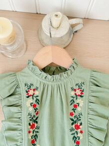 SHEIN 2pcs/Set Young Girl Woven Solid Color Round Neck Fitted Top And Shorts Set