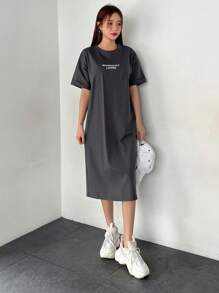 DAZY 字母图案落肩 T 恤连衣裙太阳裙 - 深灰色 - 查看 4