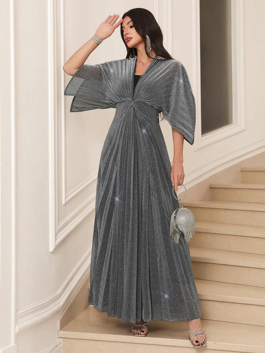 Modelyn Robe plissée avec manche chauve-souris torsadée à la taille et détails métalliques pour femmes - Argent - Voir 1