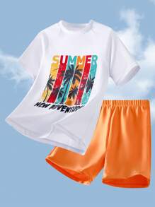 SHEIN 2pcs Tween Boys Holiday Casual Versatile Comfortable Coconut Tree & Sea Print Pattern Crew Neck Short Sleeve Swimwear Top & Solid Color Swim Trunks 2 Pieces Knit Set