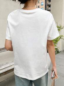 DAZY Letter Graphic Tee - White - View 2