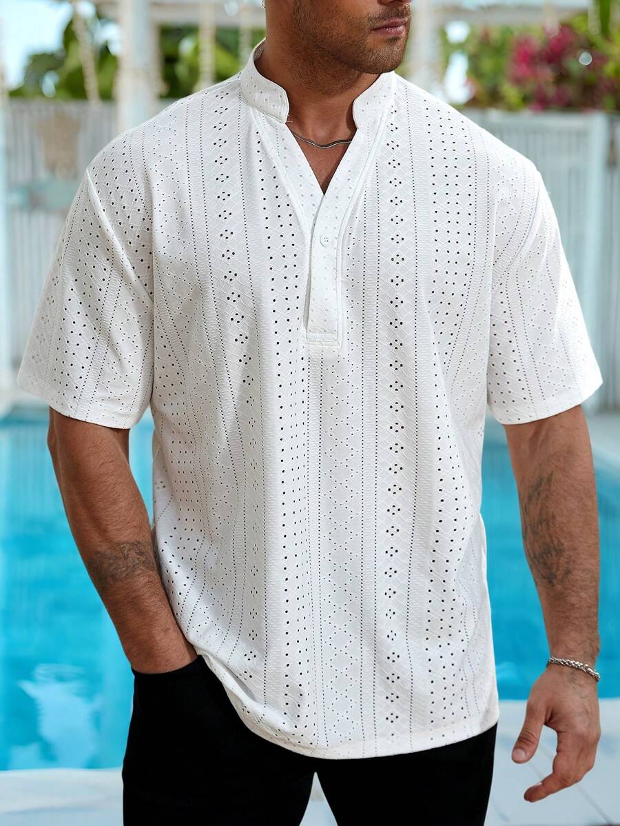 Manfinity Homme Camisa casual de manga corta con bordado calado en unicolor para hombres de talla grande