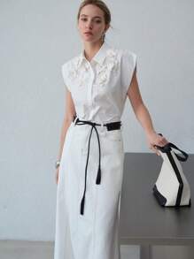 MOTF PREMIUM FITTED COTTON 3D FLORAL APPLIQUES SLEEVELESS SHIRT - White - View 1