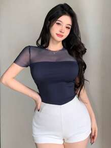 DAZY Camiseta de mujer de manga corta ajustada y transparente con parches de malla, adecuada para fiestas, eventos de vuelta al colegio