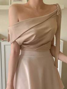 DAZY Camisa de hombros oblicuos de unicolor y simple para salir, parte superior para otoño - Caqui - Ver 6