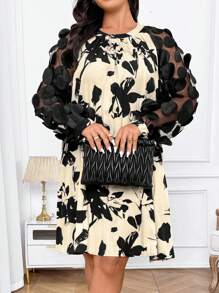 SHEIN Clasi Rochie de damă mărime mare, dreaptă, cu imprimeu floral, cu panouri contrastante din plasă, cu mânecă lungă - Negru - Vizualizare 3