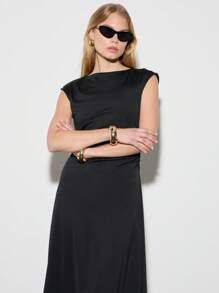 AiiRZ 优雅无袖中长连衣裙，A字版型，适合职业商务办公穿着，经典晚宴、婚礼宾客及工作场合。