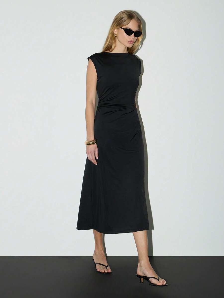 AiiRZ 优雅无袖中长连衣裙，A字版型，适合职业商务办公穿着，经典晚宴、婚礼宾客及工作场合。