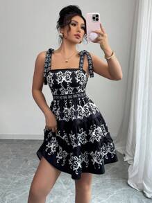SHEIN Holidaya Váy ngắn đen in họa tiết cổ điển, dây buộc, thời trang và tối giản - màu đen - Xem 4