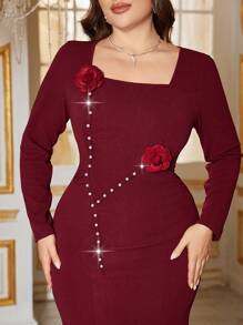 Modelyn Gaun Plus Size Elegan dengan Leher Persegi dan Hiasan Mutiara dan Bunga - Burgundy - View 5
