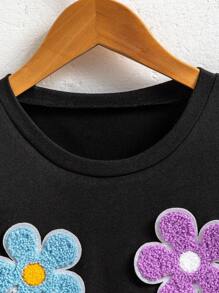 SHEIN Sparklyn Tween Girls 2pcs/Set Short Sleeve Round Neck Casual Embroidered Flower Decor T-Shirt And Mini Skirt Two-Piece Suit, Chic & Fashionable For Daily Wear - Multicolor - View 4