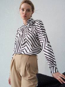 MOTF PREMIUM STRIPED STEREO FLORAL BLOUSE - Black and White - View 6