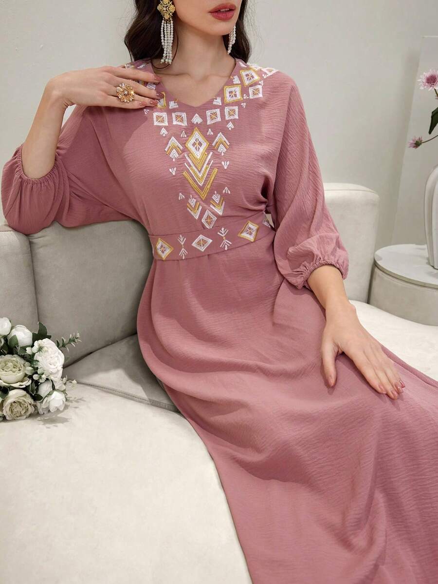 Al Najma Damen Lässig Langarm Kleid mit V-Ausschnitt und Stickerei