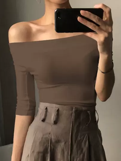 DAZY Women's Solid Off Shoulder Form-Fitting Short Sleeve Black T-Shirt, Spring/Summer