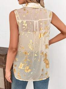 SHEIN Clasi Damska bezrękawnikowa bluzka z nadrukiem foliowym z szyfonu, przezroczysta, na wakacje, lato, plaża dla kobiet, koncert country, wakacje swobodne, kobiety country, kobiety, boho, koncerty kobiet, festiwal rave, dzień św. Patryka, święty Patryk, Ibiza Fits, lato dla kobiet, wiosenna przerwa