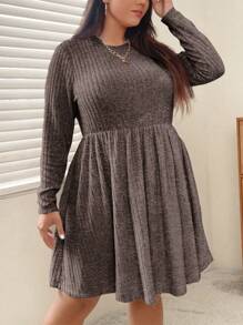 SHEIN Essnce Plus Size Women Solid Color Round Neck Long Sleeve Ribbed Casual Dress For Autumn