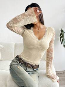 SHEIN EZwear 女士 V 领修身复古蕾丝喇叭袖 T 恤 - 黃色 - 查看 4