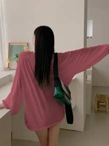 DAZY 女式春夏宽松休闲 V 领落肩长袖字母印花 T 恤、图案 T 恤 - 酒紅色 - 查看 5