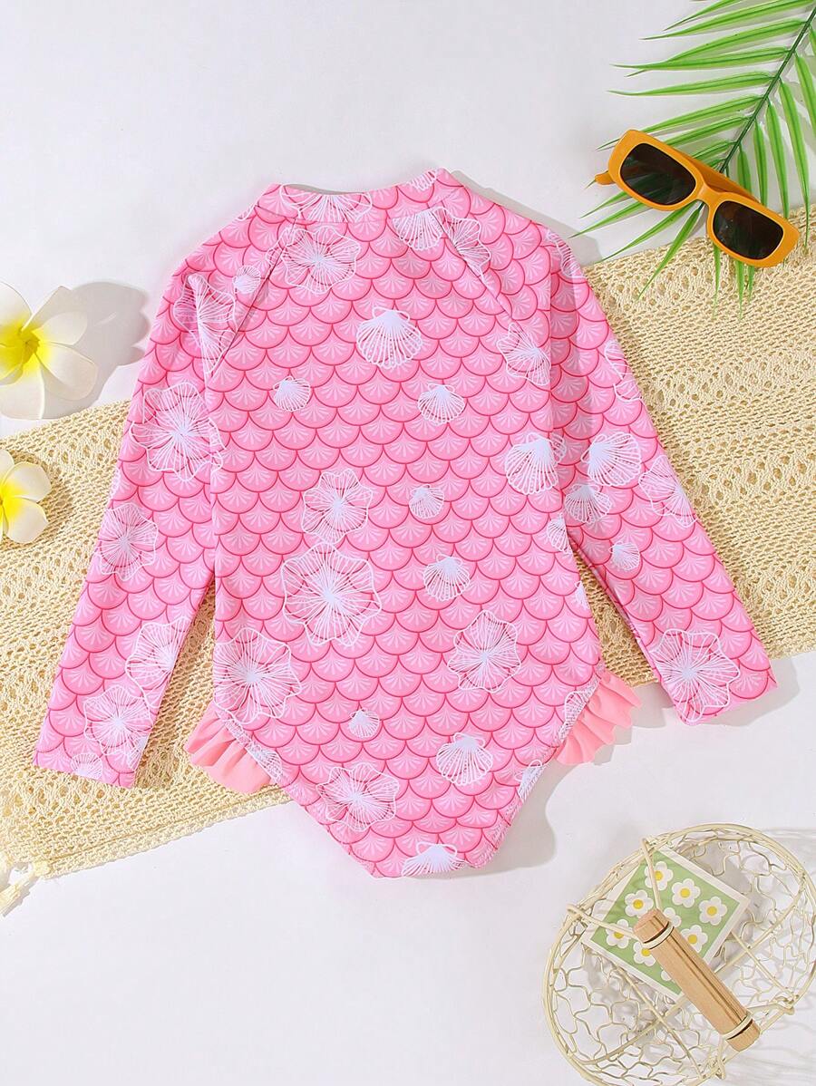 SHEIN Traje de baño de protección solar para niña, bañador de una sola pieza con estampado aleatorio, nueva llegada de primavera/verano, color rosa con lindo estampado de escamas de pez y conchas, manga larga para protección UV, ribete de volantes, cierre con cremallera, adecuado para playa y natación - Rosa - Ver 1