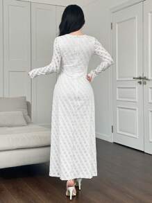 Modelyn Robe de dentelle à taille affinée avec décoration de fleurs de rose