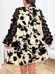 SHEIN Clasi Rochie de damă mărime mare, dreaptă, cu imprimeu floral, cu panouri contrastante din plasă, cu mânecă lungă - Negru - Vizualizare 2