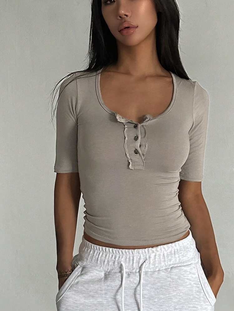 Women Tight Fitting Crewneck Minimalist Design T-Shirt