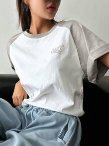 DAZY 女士夏季圆领撞色插肩袖字母印花休闲街头风宽松短袖T恤 - 淺灰色 - 查看 7
