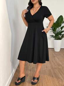 SHEIN EZwear Vestido casual largo con bolsillo y cuello en V para talla grande