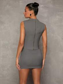 Glamine 灰色编织面料无袖立领短款上衣和高腰迷你裙套装，优雅的办公室女士风格 - 灰色 - 查看 2