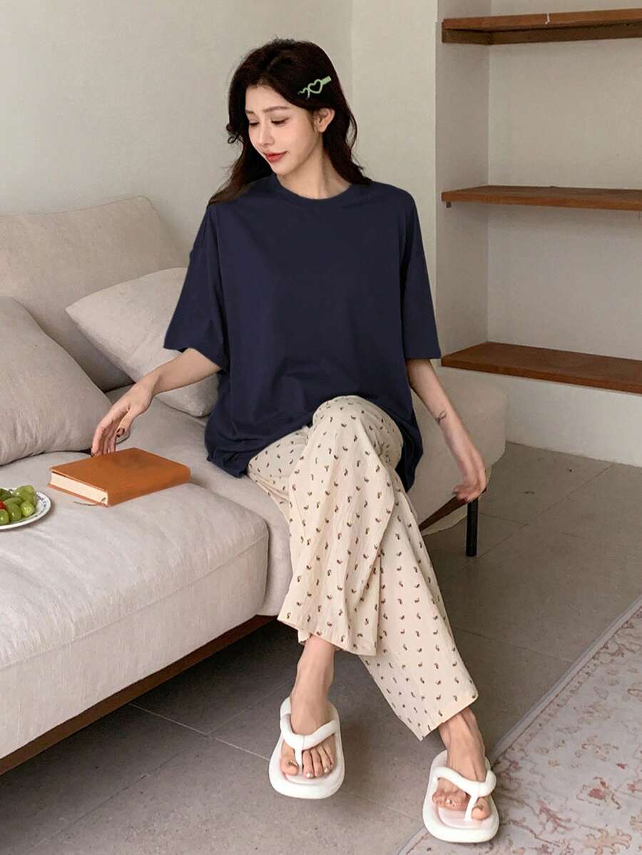 2pcs Solid Color Loose Fit T-Shirt Top & Ditsy Floral Pajama Pants Sleepwear Set - Navy Blue - View 1