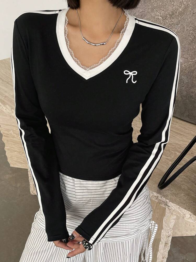 Women Butterfly Print & Contrast Striped Side V-Neck Long Sleeve Casual Sports Tee