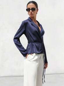 Aveloria Modichic 通勤专业百搭成熟优雅品质简约时尚翻领腰带设计长袖女式衬衫 - 藏蓝色 - 查看 2