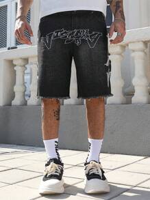 ROMWE MEN Street Life 男式简约前扣口袋磨边刺绣牛仔短裤 - 黑色 - 查看 4