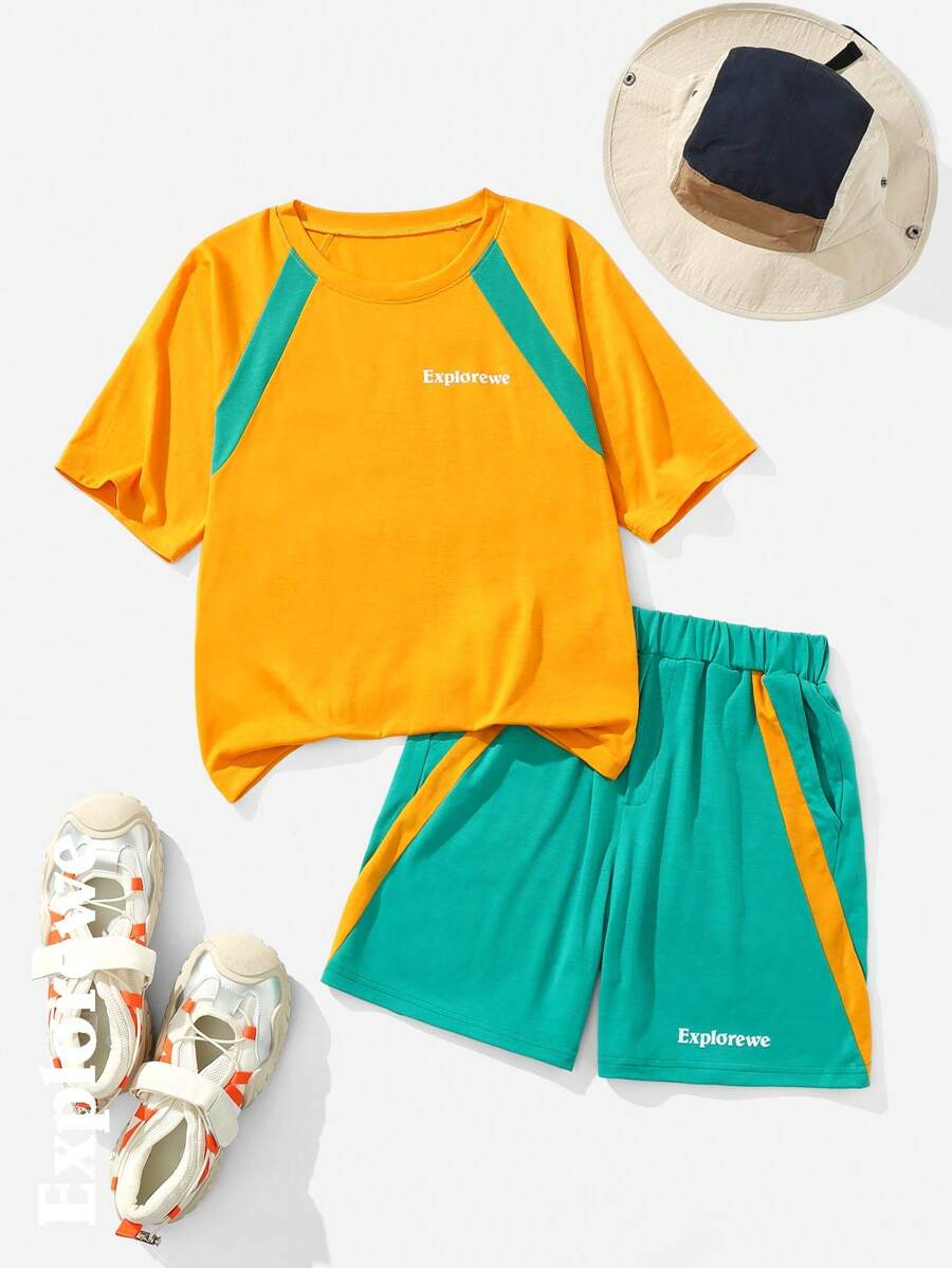 2 件套男童撞色块字母印花连帽衫 T 恤和短裤运动套装，适合运动、户外活动、夏季