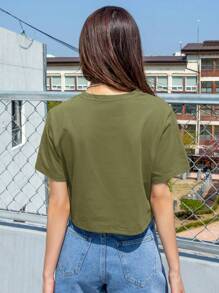 DAZY Camiseta de cuello redondo con gráfico de eslogan "HAGO LO QUE QUIERO" de verano, top corto para mujeres - Verde militar - Ver 3