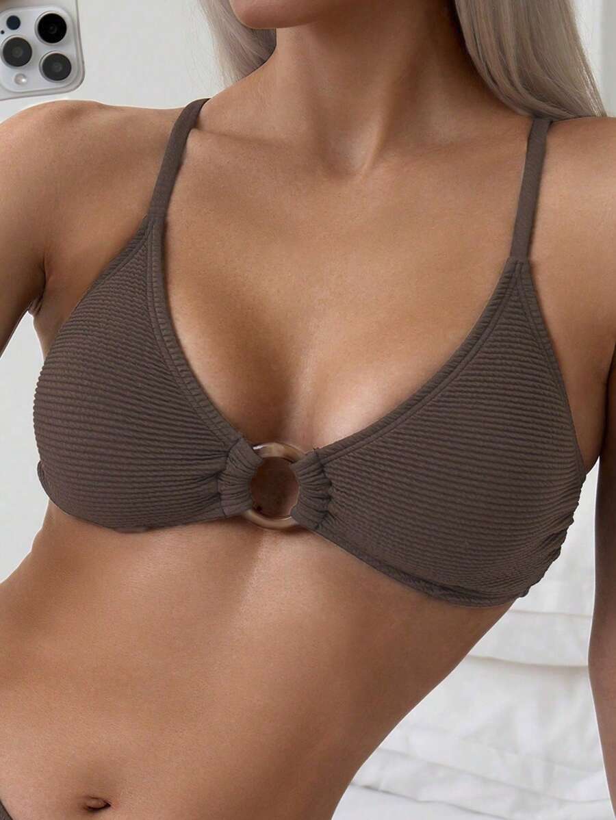 SHEIN Swim Springbreak Women's Solid Textured Fabric Spaghetti Strap Front Resin Circle Decor Casual Beach Bikini Top, Summer Vacation - Coffee Brown - View 1
