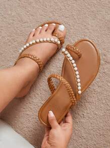 CUCCOO CURVES Sandales plates évasées en style bohème tressé pour femmes, idéales pour les vacances à la plage et le style décontracté avec perle