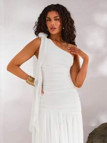 Opulessa 优雅纯色不对称领连衣裙