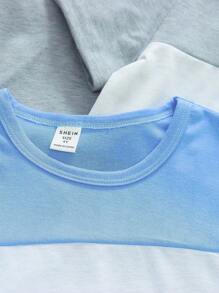 Set de 6 piezas de camiseta de manga corta tricolor y shorts para niños pequeños en estilo casual deportivo y universitario, adecuados para uso diario, escuela, salidas y deportes, de primavera/verano. Brinda múltiples opciones de mezclar y combinar para niños pequeños. El diseño general es sencillo pero elegante, cómodo de usar. Este conjunto hará que los niños pequeños se sientan relajados y luzcan un look casual y con estilo. Será una opción práctica y a la moda en el guardarropa de los niños pequeños.