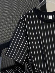 SHEIN 2 Pieces Set Of Teen Boy Striped Printed Short Sleeved T-Shirt And Shorts, With Patterns, Urban, Gothic Style Spring Clothing; Youth Boy Clothing; Teen Boy Jacket, Back To School In Spring - Black - View 4