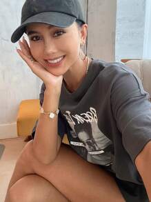 Livesso 女士休闲字母印花宽松短袖圆领T恤打破常规时尚休闲风格当找不到阳光时，就成为阳光夏季图案T恤超大T恤 - 灰色 - 查看 6