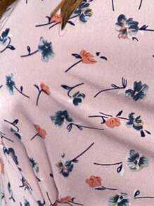 EMERY ROSE Plus Size Women's Ditsy Floral Round Neck Short Puff Sleeve Vacation Blouse